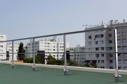 Vectaco roof slab guardrail