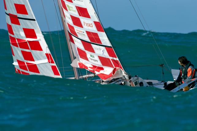 Mini Transat 2013 : Une casse la première nuit arrête la course de Ian Lipinski