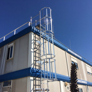 VECTALADDER® Safety cage ladder